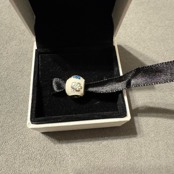 Pandora Authentic Lilo & Stitch charm - Picture 5 of 10